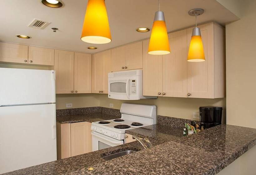 سوئیت پریمیوم 3 خوابه, Seaside Resort