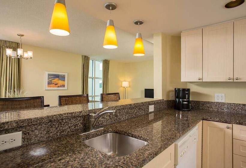 سوئیت پریمیوم 3 خوابه, Seaside Resort