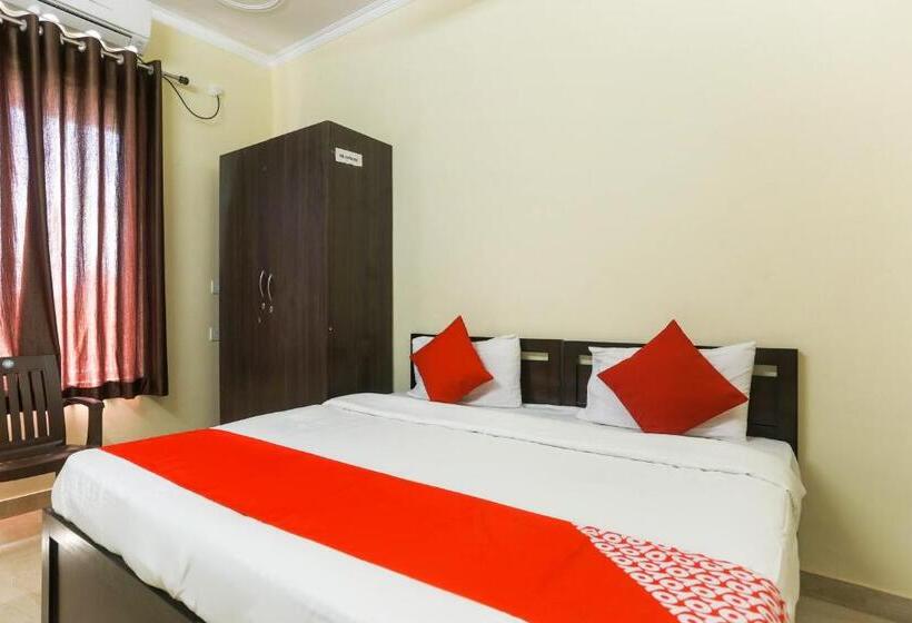 חדר קלאסי לשלושה, Flagship 48731 Pradeep Hostel