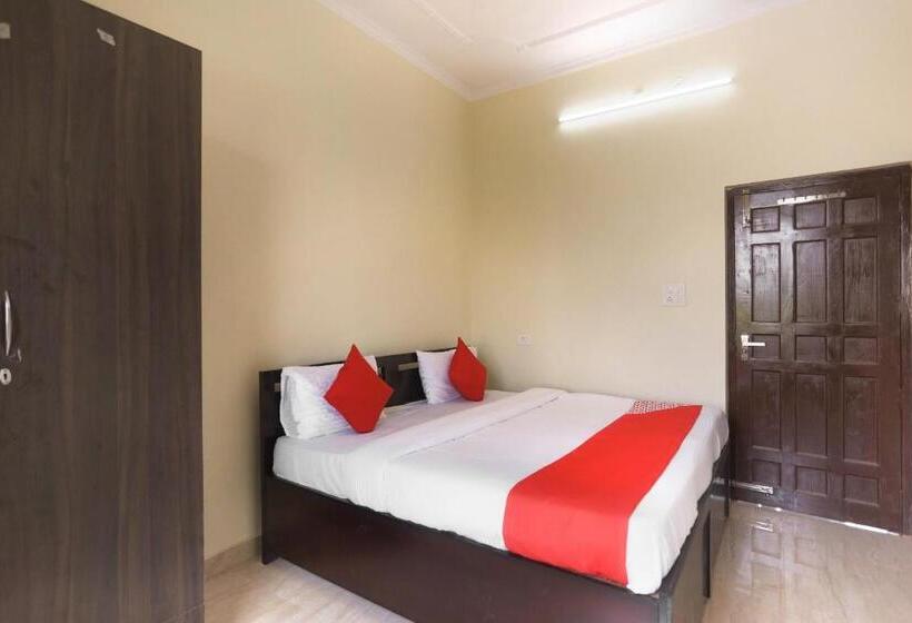 חדר קלאסי לשלושה, Flagship 48731 Pradeep Hostel