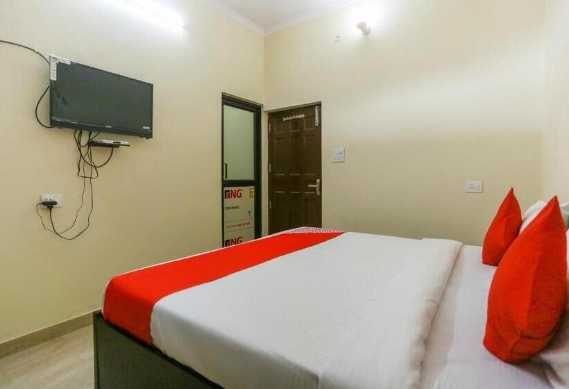 חדר קלאסי לשלושה, Flagship 48731 Pradeep Hostel