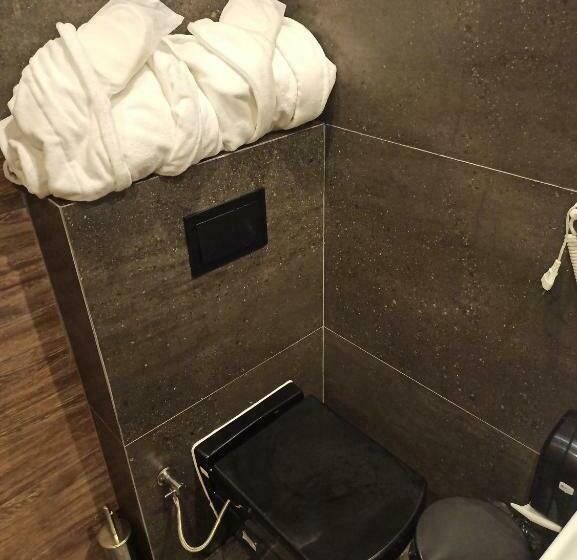 اتاق استاندارد, Gloria Ks