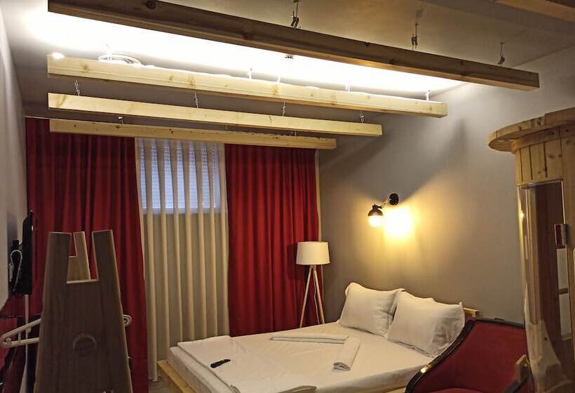 اتاق استاندارد, Gloria Ks