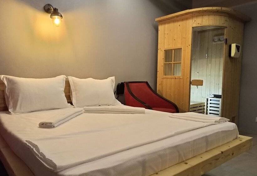 اتاق استاندارد, Gloria Ks