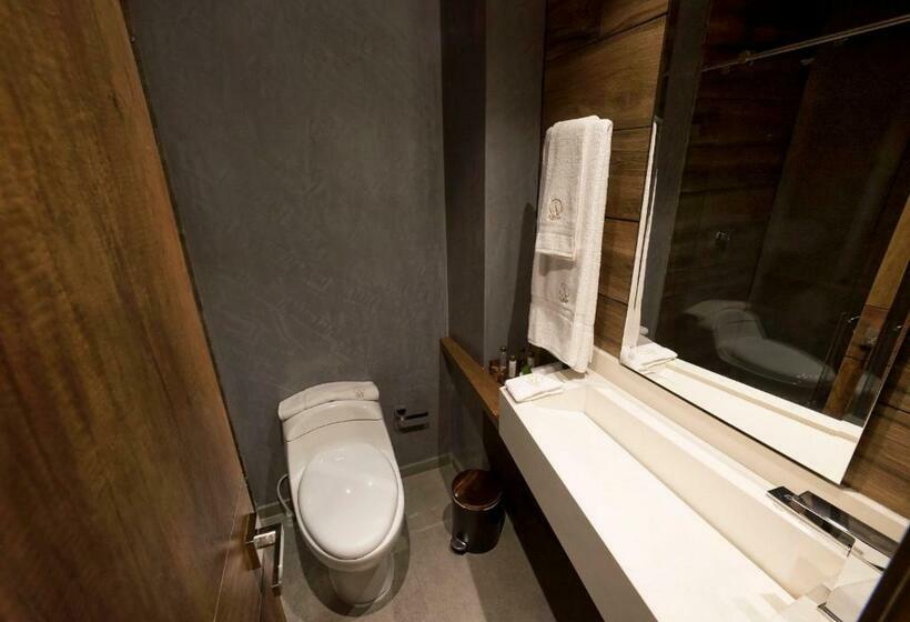 غرفة ديلوكس, Albura