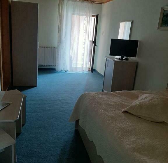 חדר סטנדרט עם מרפסת, Pensiunea Capra Neagră