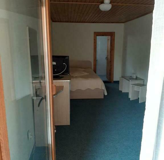 חדר סטנדרט עם מרפסת, Pensiunea Capra Neagră