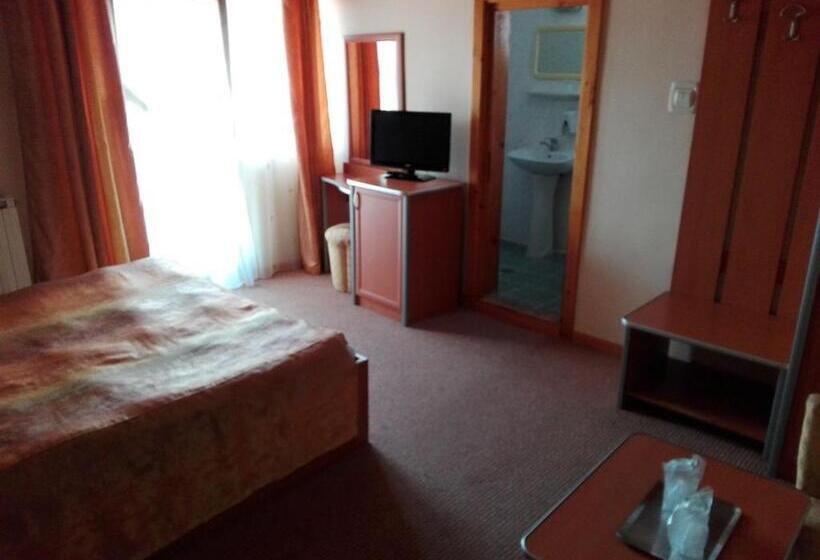 חדר סטנדרט עם מרפסת, Pensiunea Capra Neagră