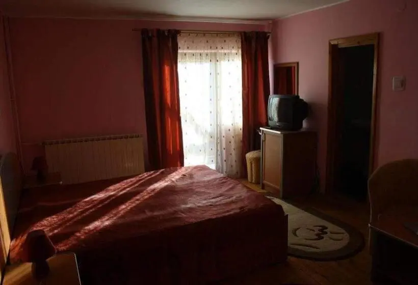آپارتمان 2 خوابه, Pensiunea Capra Neagră