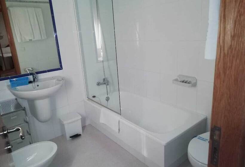 اتاق عادی, Cabo Festiñanza