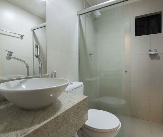 חדר סטנדרט לשלושה, Carppa