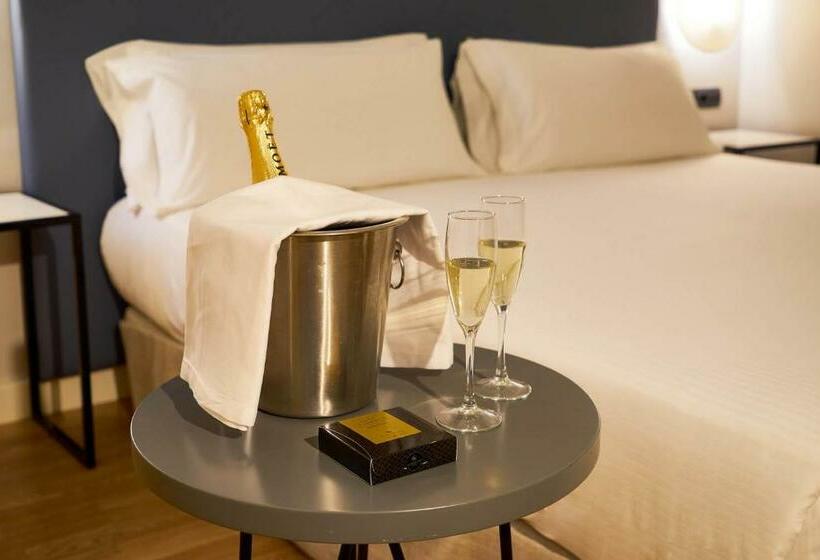 Superior Room with Terrace, Eurostars Málaga