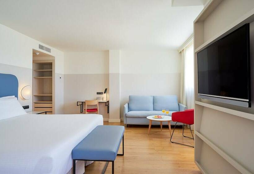 اتاق استاندارد سه نفره, Eurostars Málaga