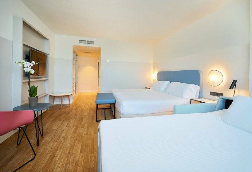اتاق استاندارد سه نفره, Eurostars Málaga