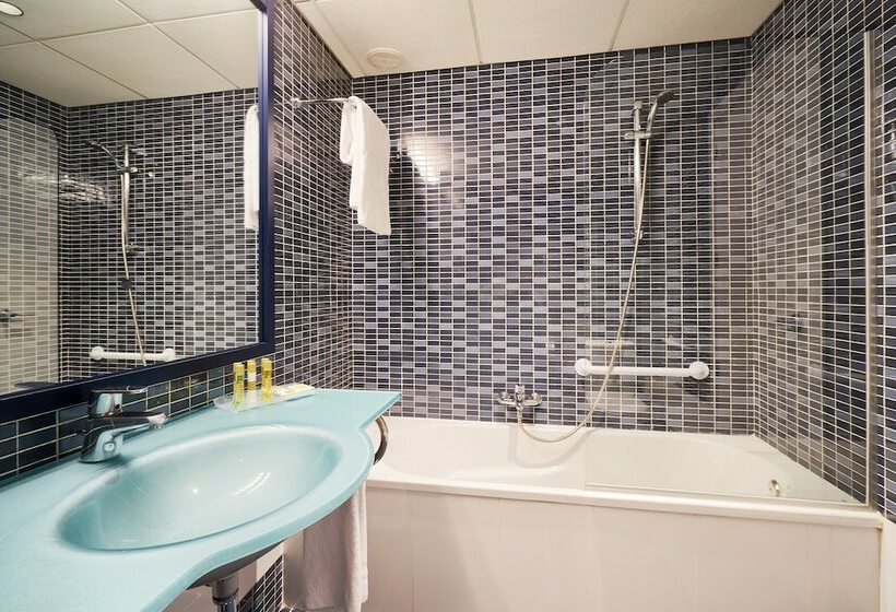 اتاق استاندارد سه نفره, Eurostars Málaga