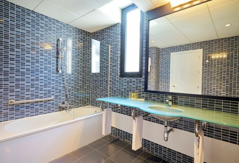 اتاق استاندارد سه نفره, Eurostars Málaga