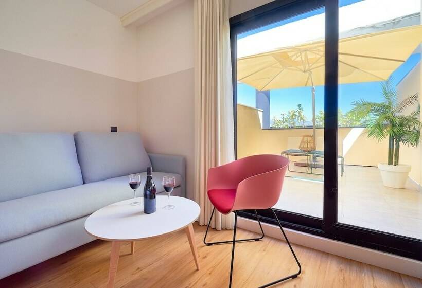 اتاق سوپریور با چشم‌انداز, Eurostars Málaga