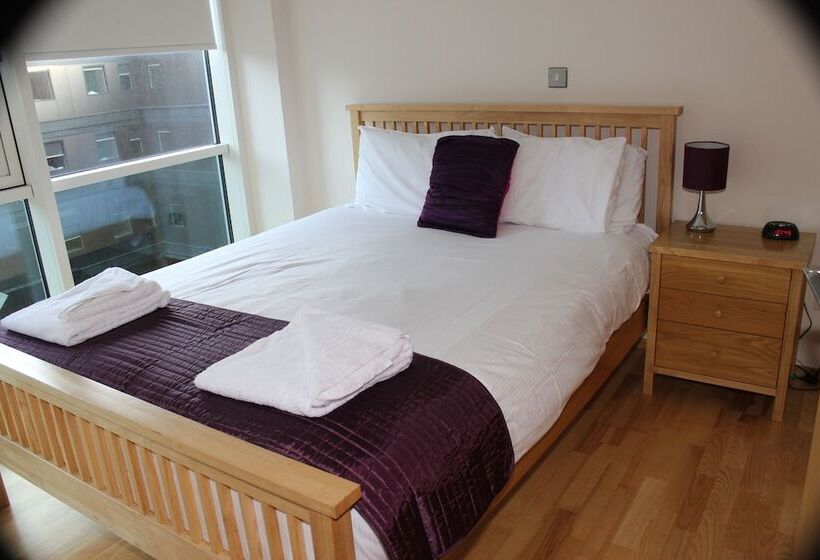 דירת שלושה חדרים, Glasgow Lofts