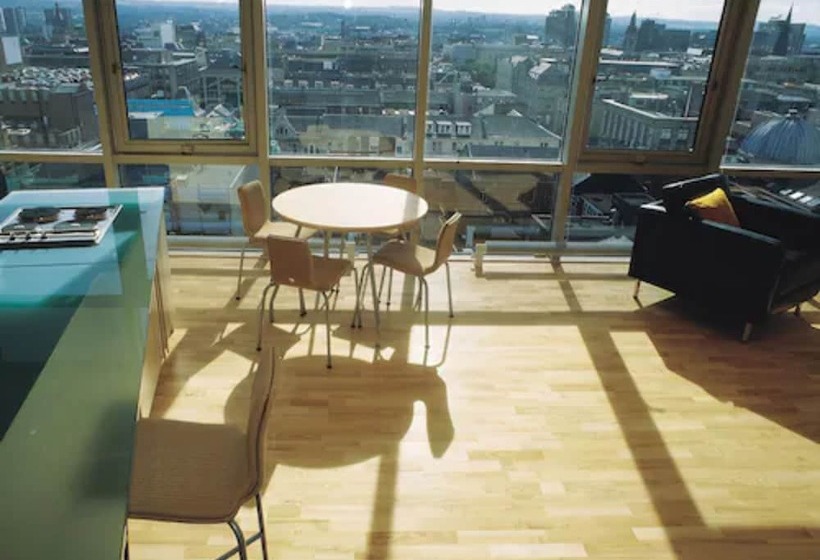 דירת שלושה חדרים, Glasgow Lofts