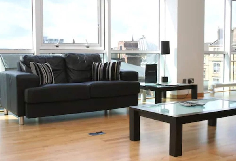 דירת שלושה חדרים, Glasgow Lofts