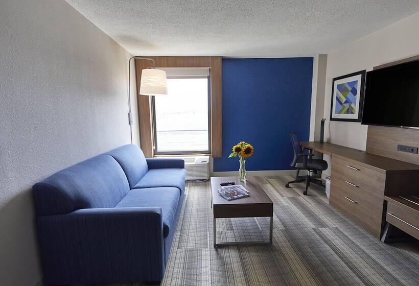 سوییت, Holiday Inn Express Nashville Downtown   Broadway, An Ihg