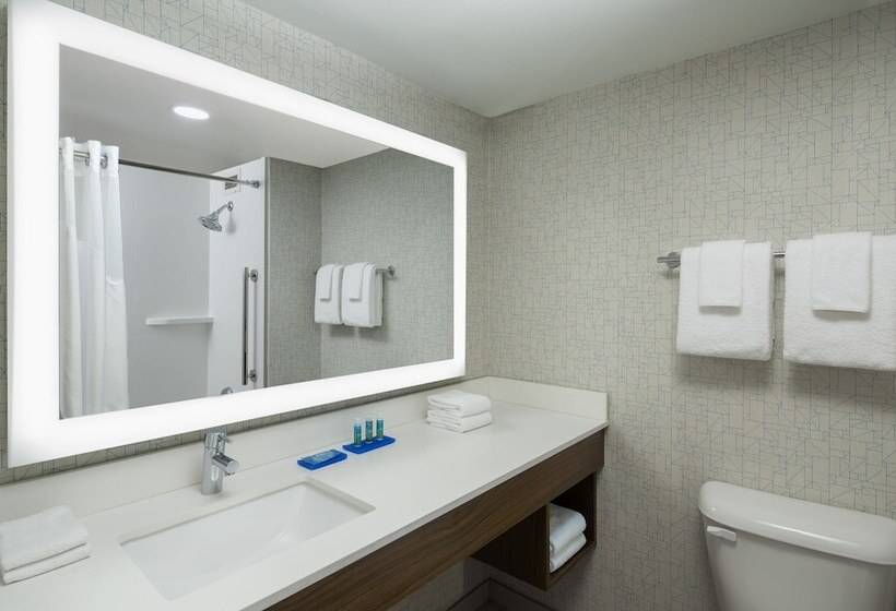 اتاق استاندارد با 2 تخت دوبل, Holiday Inn Express Nashville Downtown   Broadway, An Ihg