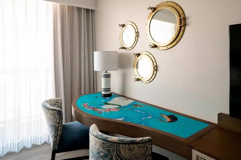 اتاق استاندارد با تخت بزرگ, Hollywood Beach Marriott