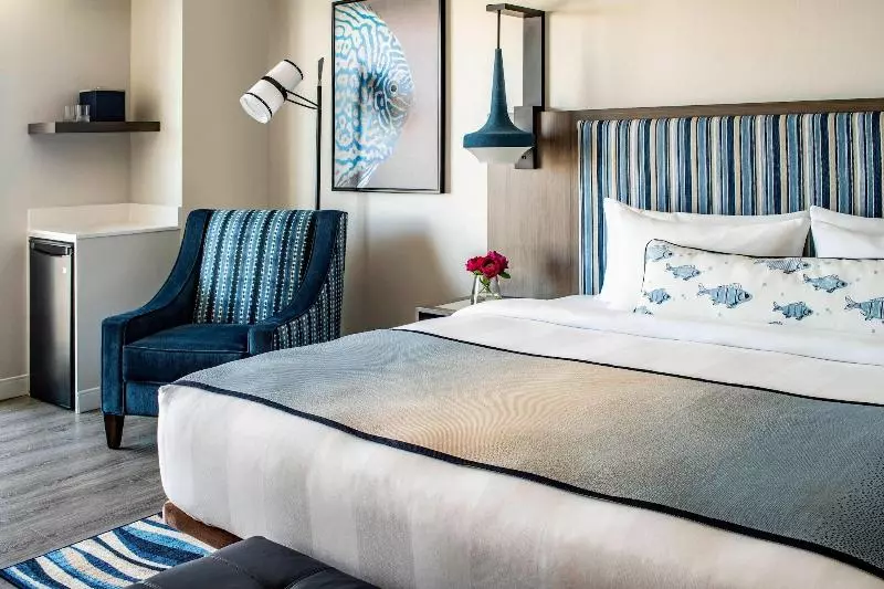 اتاق استاندارد با تخت بزرگ, Hollywood Beach Marriott