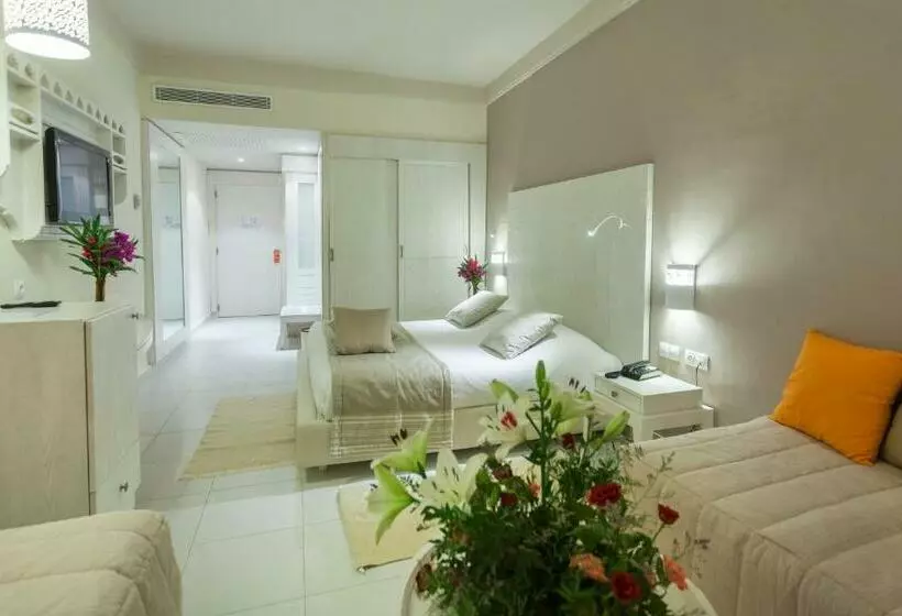 اتاق استاندارد چهارنفره با چشم‌انداز باغ, Seabel Rym Beach Djerba