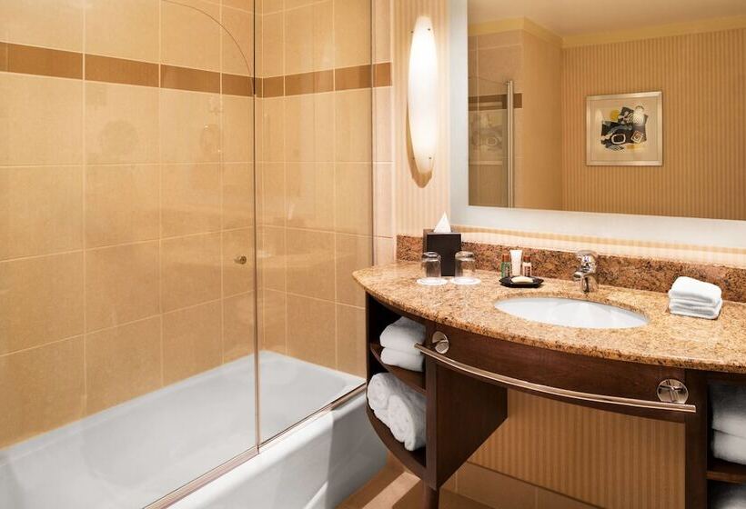 带2个双人床的标准工作室, Sheraton Bloomington