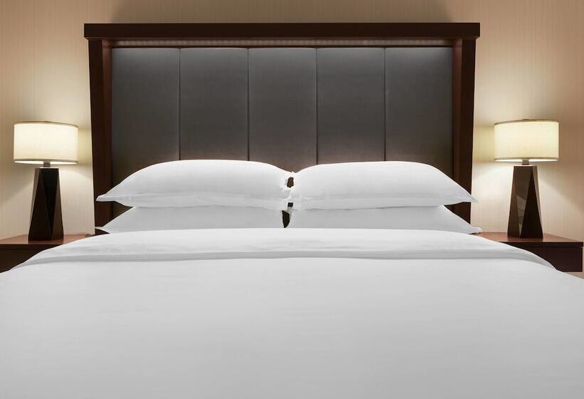 带2个双人床的标准工作室, Sheraton Bloomington