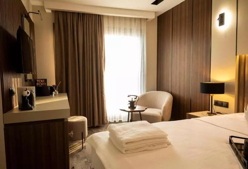 اتاق لوکس سه تخته, Monalisa Hotels Kuşadasi