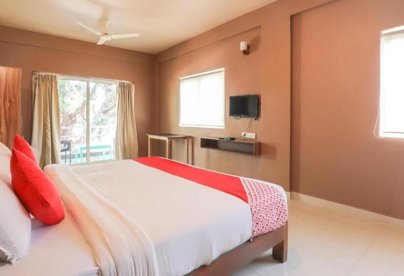 三人经典房间, Oyo 68467 Morjim Suites