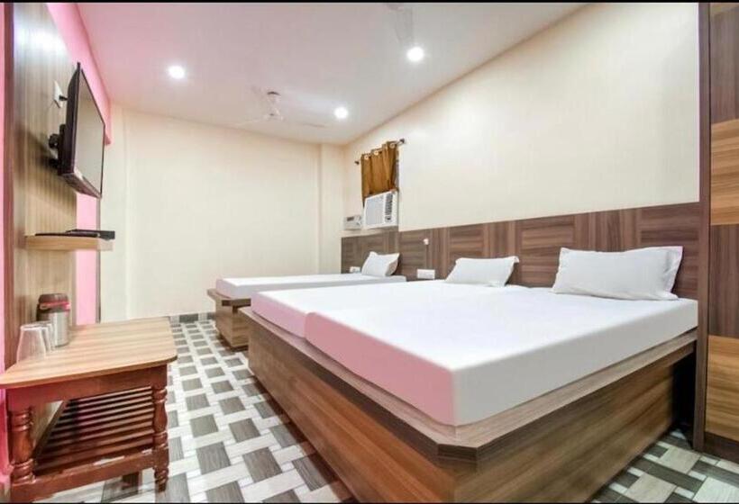 اتاق لوکس سه تخته, Vivek