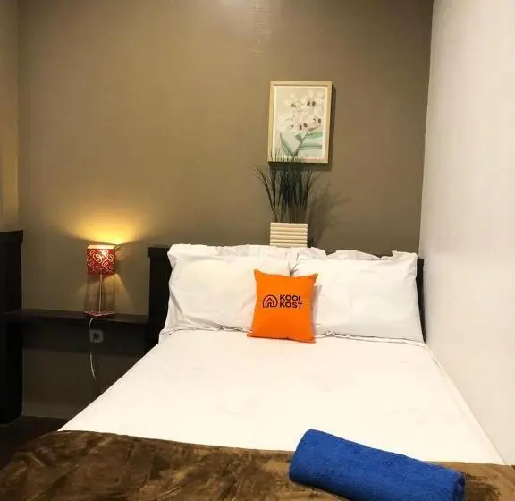 バス共有のスタンダードルーム, Koolkost Syariah Near Tunjungan Plaza 2