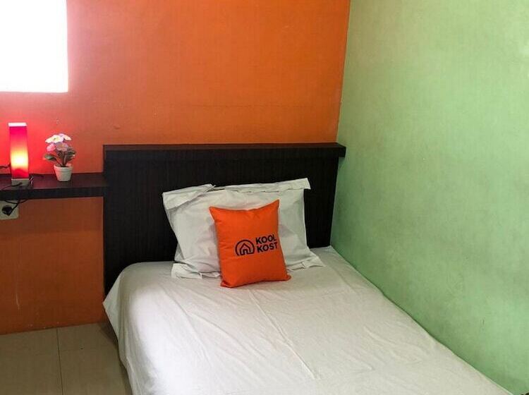 스탠다드 싱글 룸 공동욕실, Koolkost Syariah Near Tunjungan Plaza 2