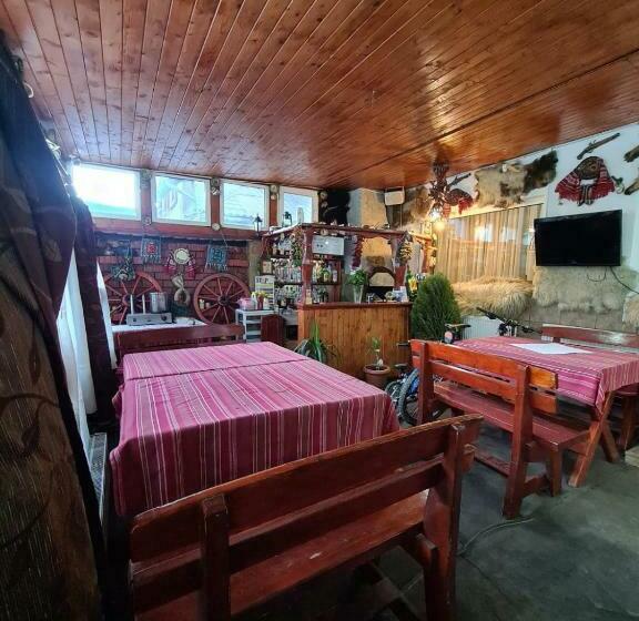 ویلای 1 خوابه, Vila Valencia