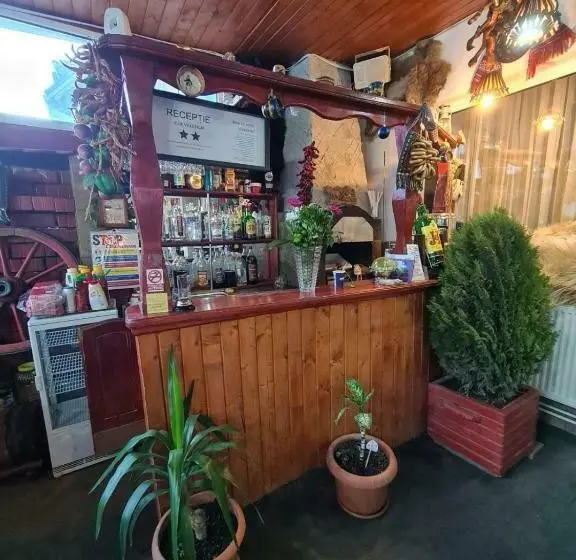ویلای 1 خوابه, Vila Valencia