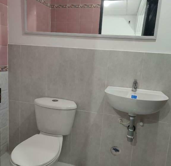 غرفة عائلية, Yosu Hostal