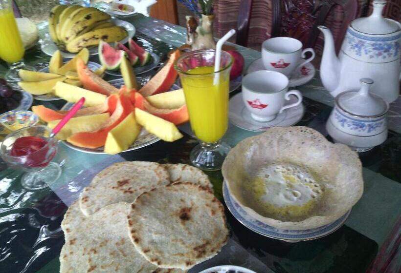 Deluxe Rum, Jade Green Rest Inn