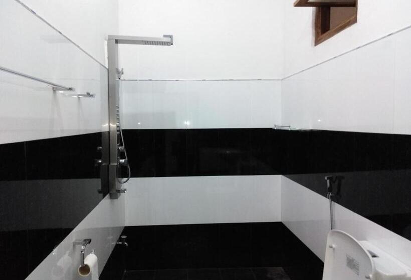 Deluxe Rum, Jade Green Rest Inn