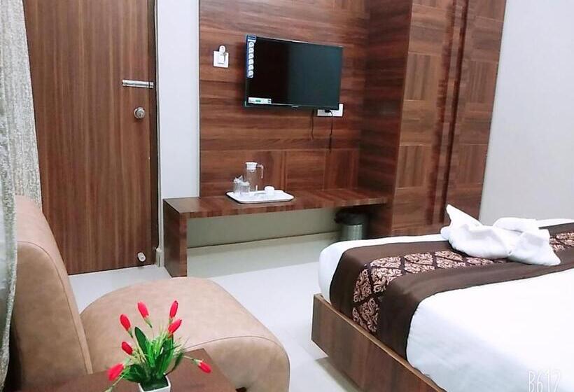 标准三人间, Grand Oliver