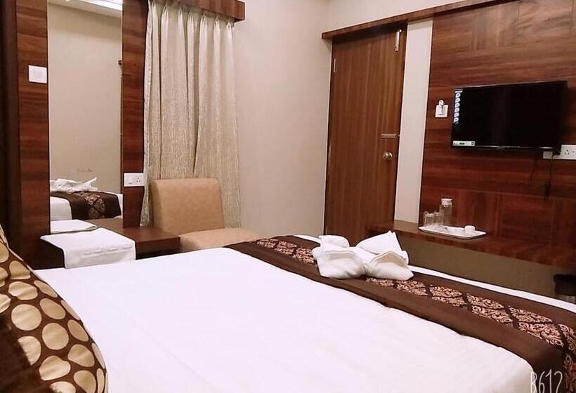 标准三人间, Grand Oliver