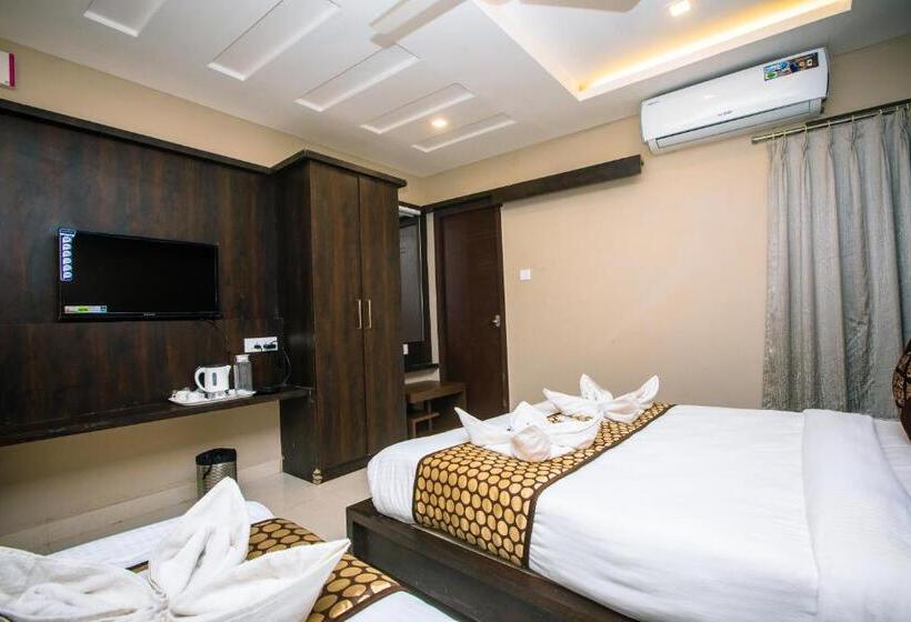 标准三人间, Grand Oliver