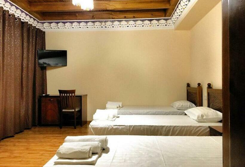 스탠다드 트리플 룸, Old House