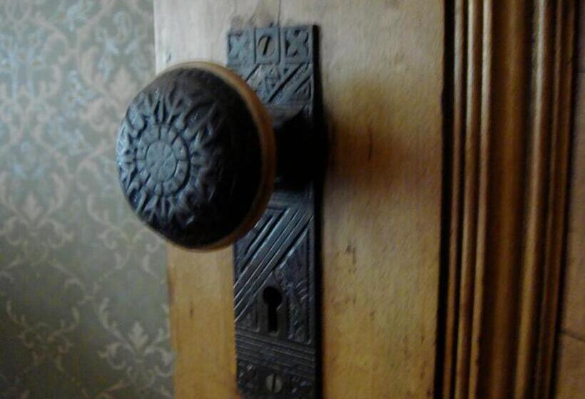 标准间, The Harlem Flophouse