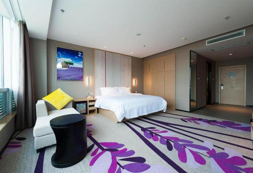 带大床的行政房间, Lavande Hotel Langzhong Railway Station And International Trade City