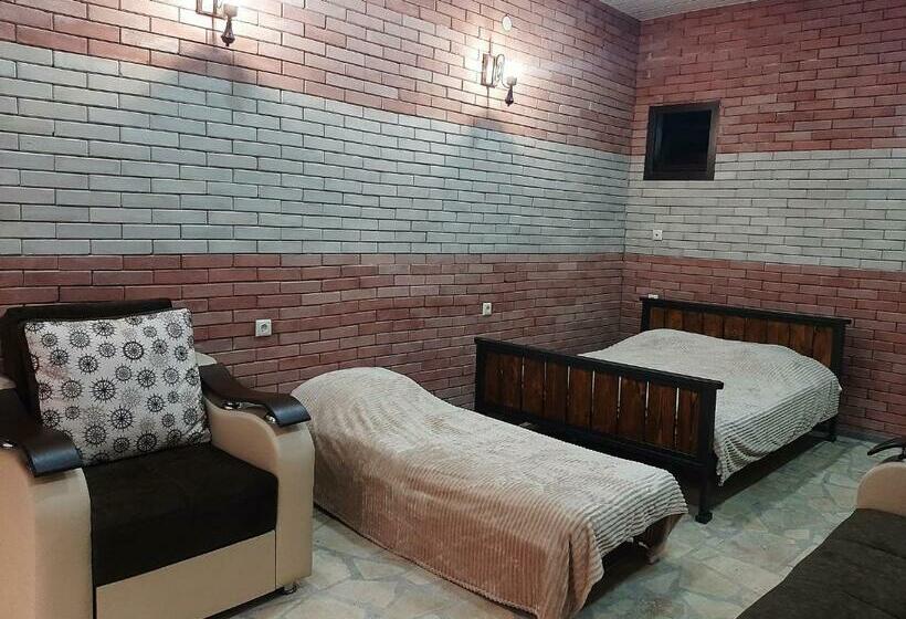 اتاق استاندارد چهار تخته, Green Garden Guesthouse