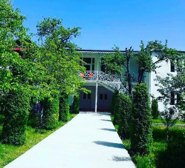 اتاق استاندارد چهار تخته, Green Garden Guesthouse