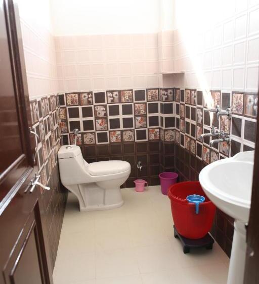 اتاق استاندارد با تخت بزرگ, Keshav Palace